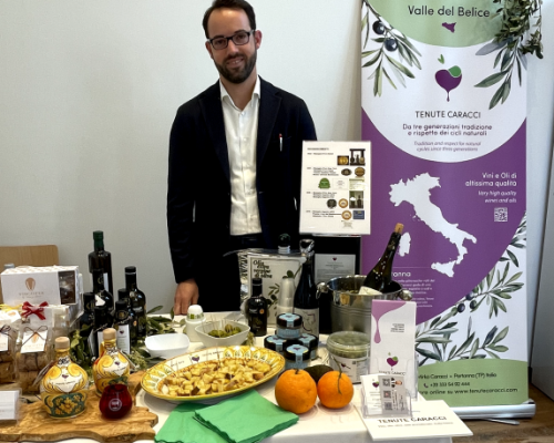 96C17C8B-5383-4649-B7BC-3831D0B9FAA2 1